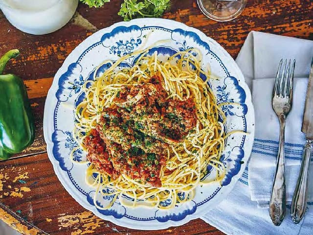 Enkel köttfärssås med spagetti