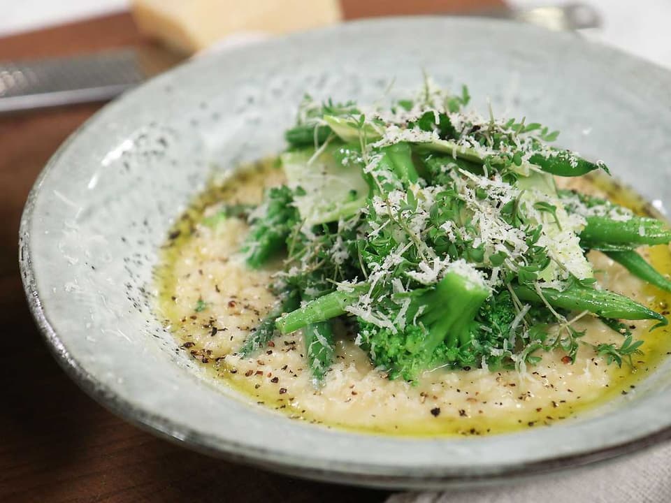 Krämig risotto med gröna grönsaker