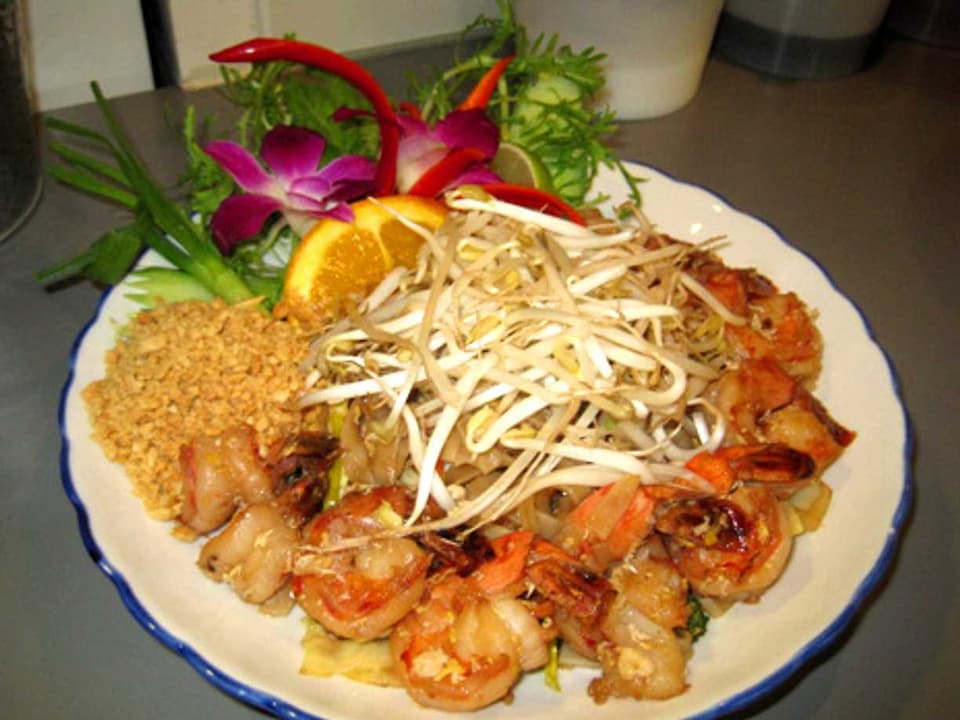 Pad thai på kyckling, biff eller räkor