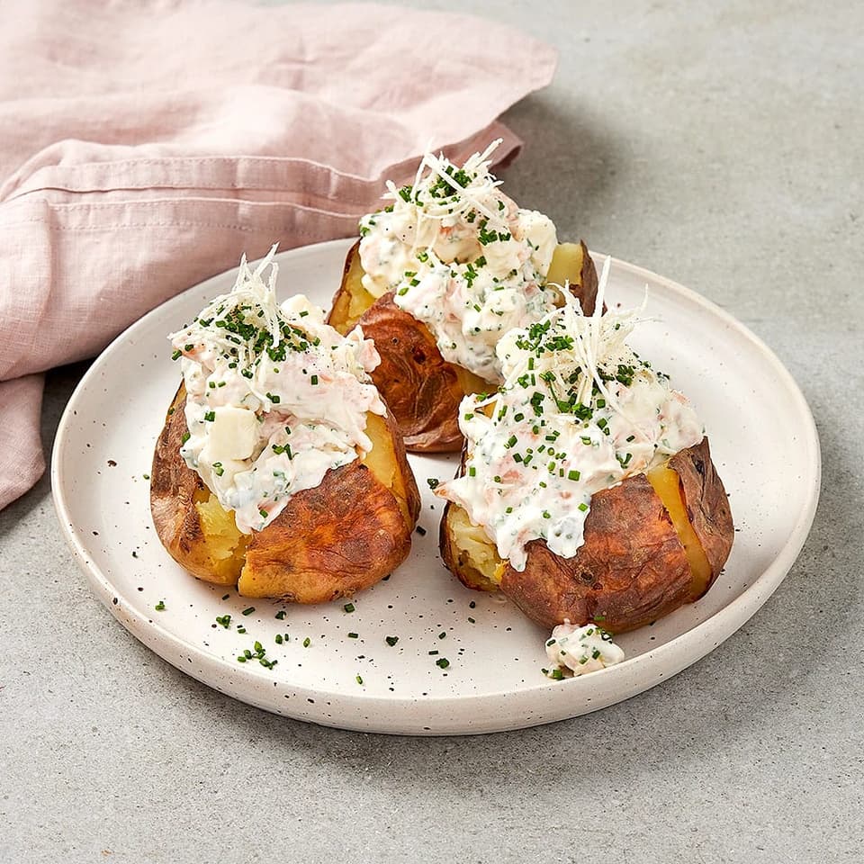 Bakpotatis med laxröra