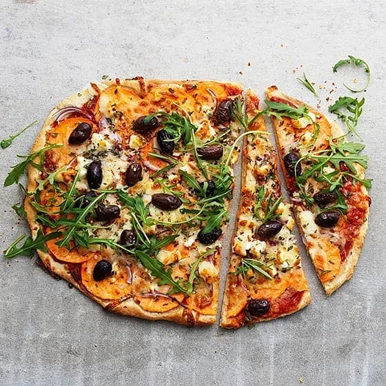 Pizza med sötpotatis och getost