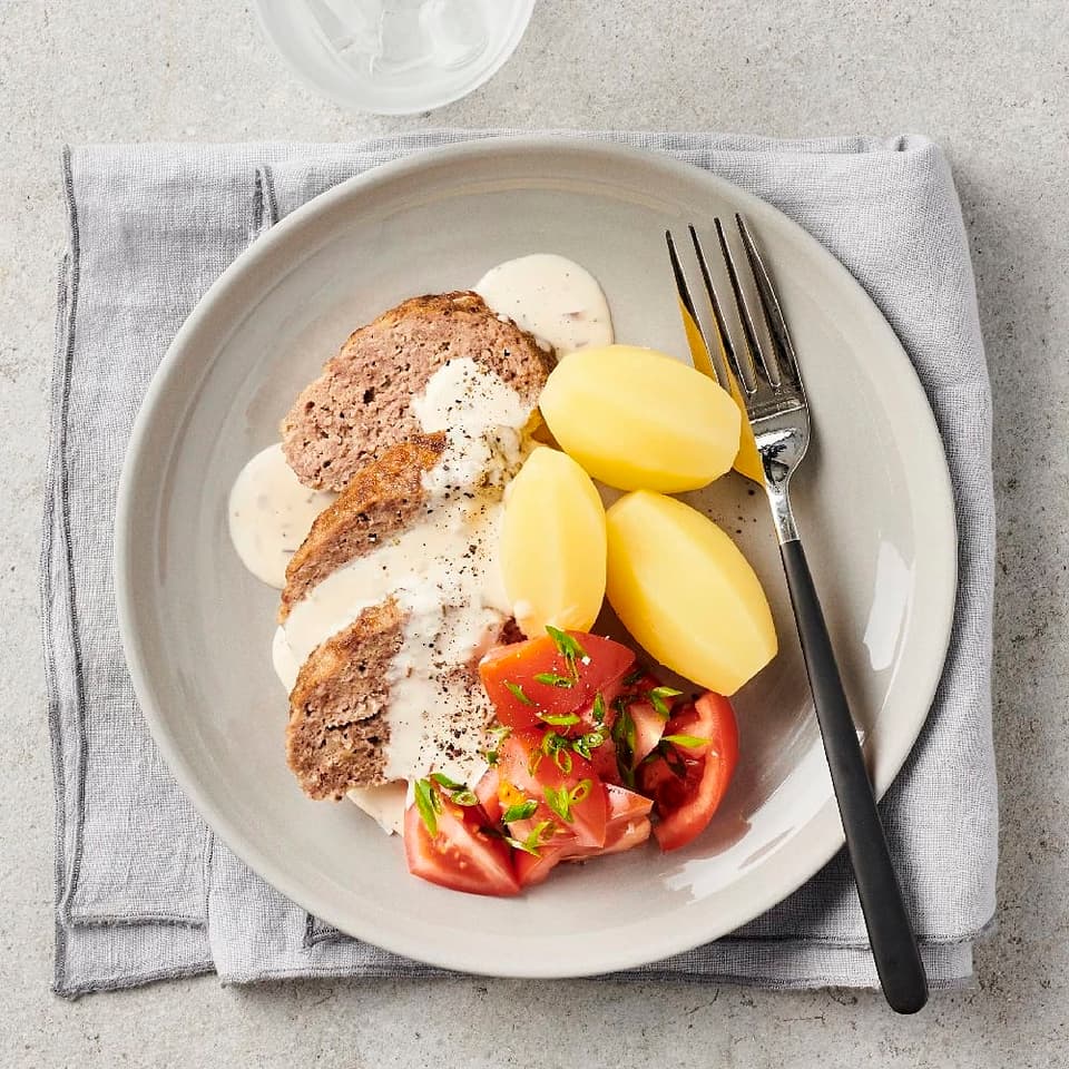 Köttfärslimpa med gräddsås
