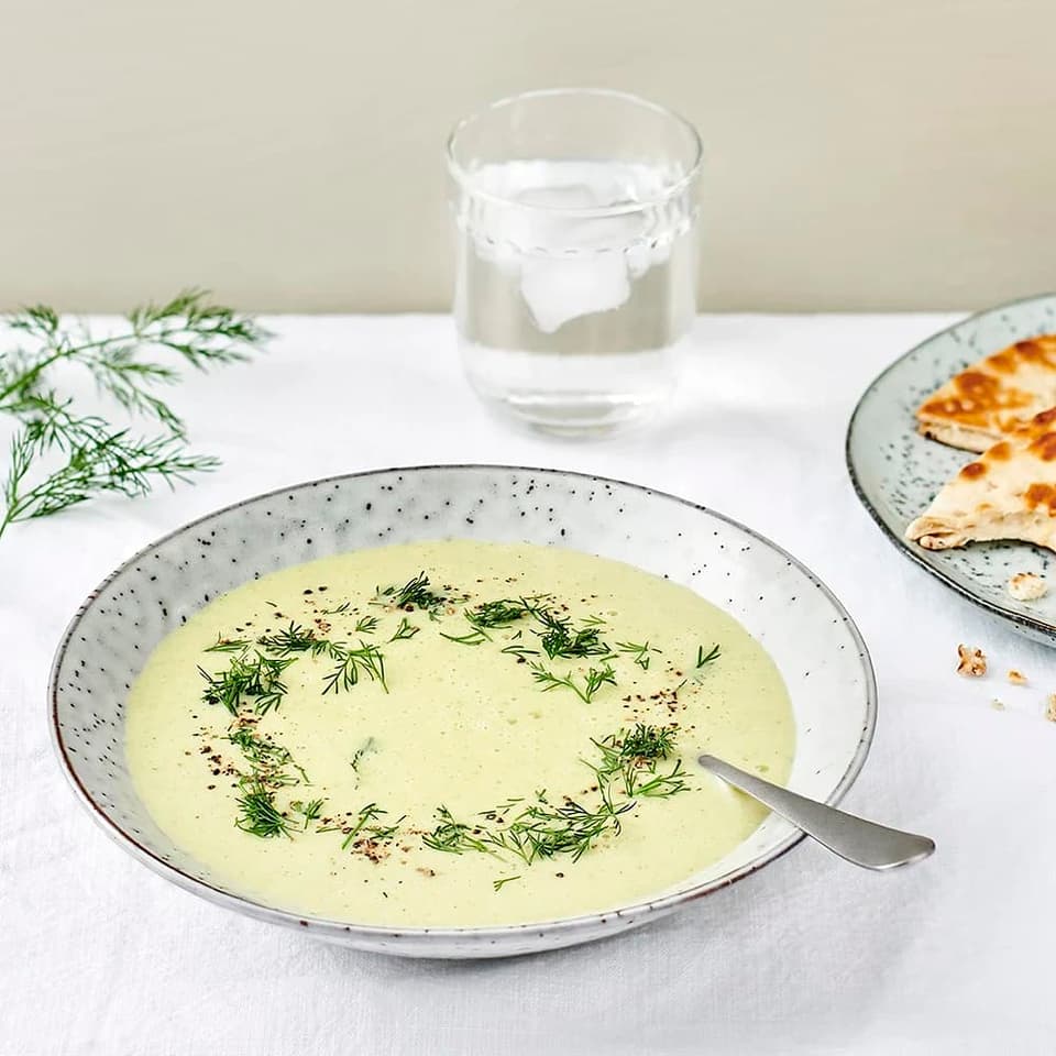 Soppa med zucchini, fänkål och dill