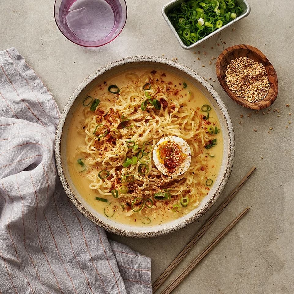 Krämig ramen med ägg